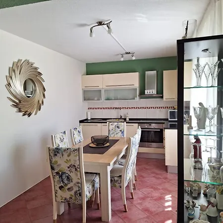 Hotel Dina-2